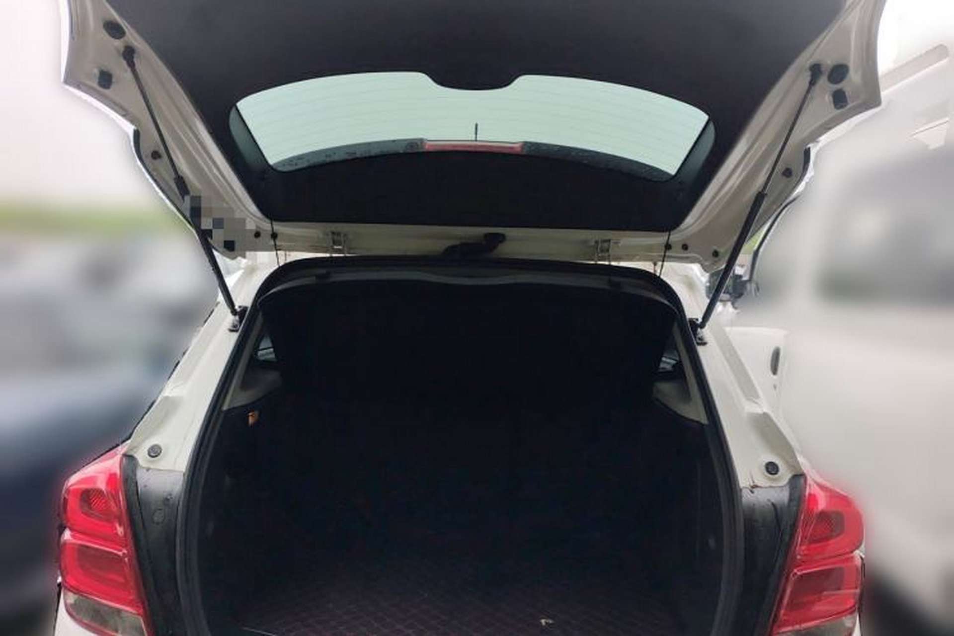 Used Chevrolet Trax 2017 1.4T Automatic Two-Wheel Drive Luxury Version Trunk
