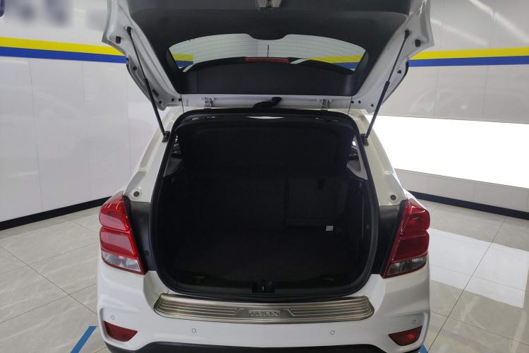 Used Chevrolet Trax 2017 1.4T Automatic Two-Wheel Drive Luxury Version Trunk
