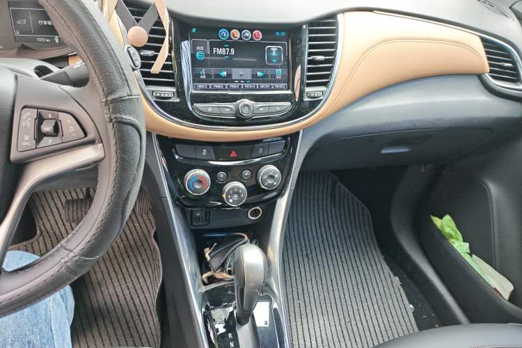 Used Chevrolet Trax 2017 1.4T Automatic All-Wheel-Drive Flagship Model Audio And AC Panel