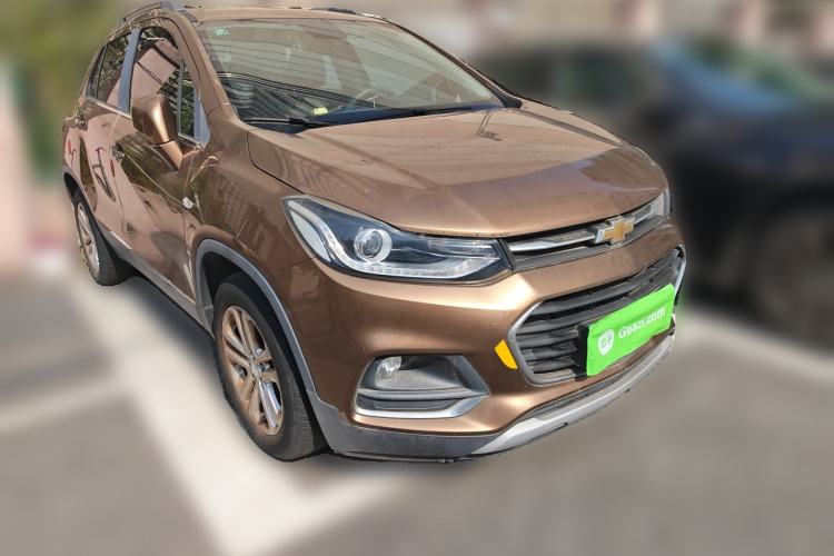 Used Chevrolet Trax 2017 1.4T Automatic All-Wheel-Drive Flagship Model Front Right 45 Deg