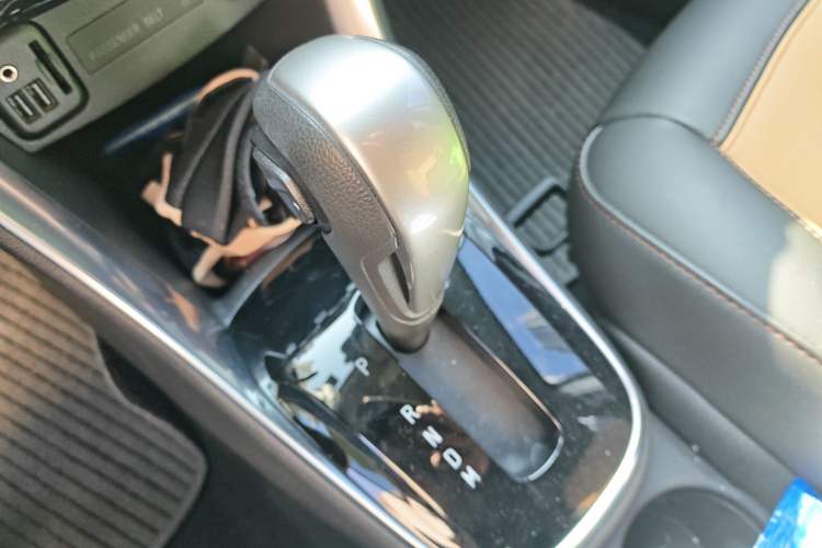 Used Chevrolet Trax 2017 1.4T Automatic All-Wheel-Drive Flagship Model Gear Lever