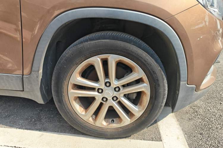 Used Chevrolet Trax 2017 1.4T Automatic All-Wheel-Drive Flagship Model Right Front Wheel Hub