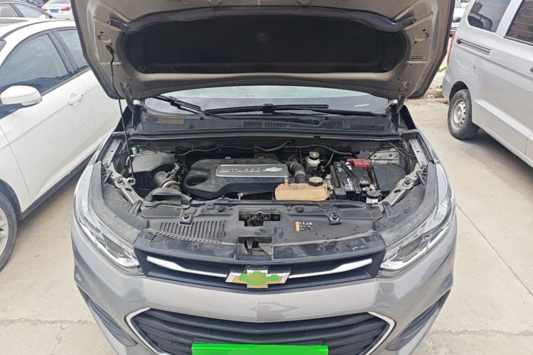 Used Chevrolet Trax 2018 330T Automatic Two-Wheel Drive Elite Model Engine Bay