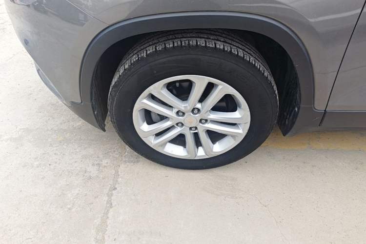 Used Chevrolet Trax 2018 330T Automatic Two-Wheel Drive Elite Model Left Front Wheel Hub