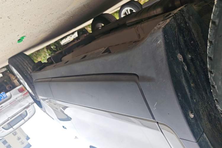 Used Chevrolet Trax 2018 330T Automatic Two-Wheel Drive Elite Model Left Side Sill