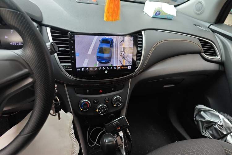 Used Chevrolet Trax 2018 330T Automatic Two-Wheel Drive Elite Model Audio And AC Panel