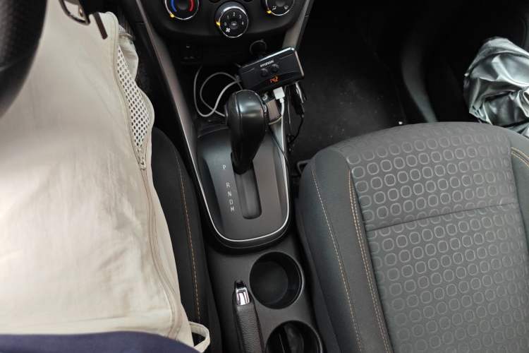 Used Chevrolet Trax 2018 330T Automatic Two-Wheel Drive Elite Model Gear Lever