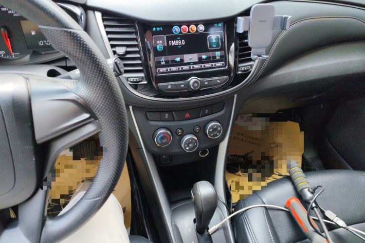 Used Chevrolet Trax 2018 330T Automatic Two-Wheel Drive Elite Model Audio And AC Panel