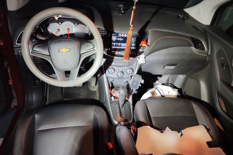 Used Chevrolet Trax 2018 330T Automatic Two-Wheel Drive Elite Model Center Console
