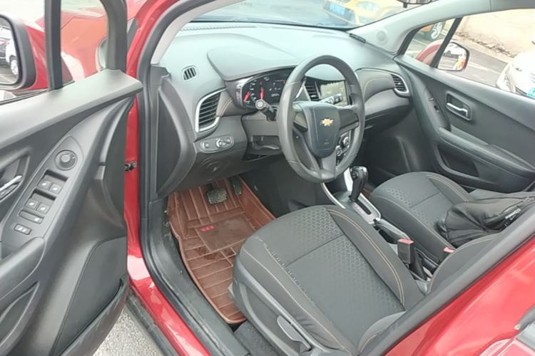 Used Chevrolet Trax 2018 330T Automatic Two-Wheel Drive Elite Model Driver Seat