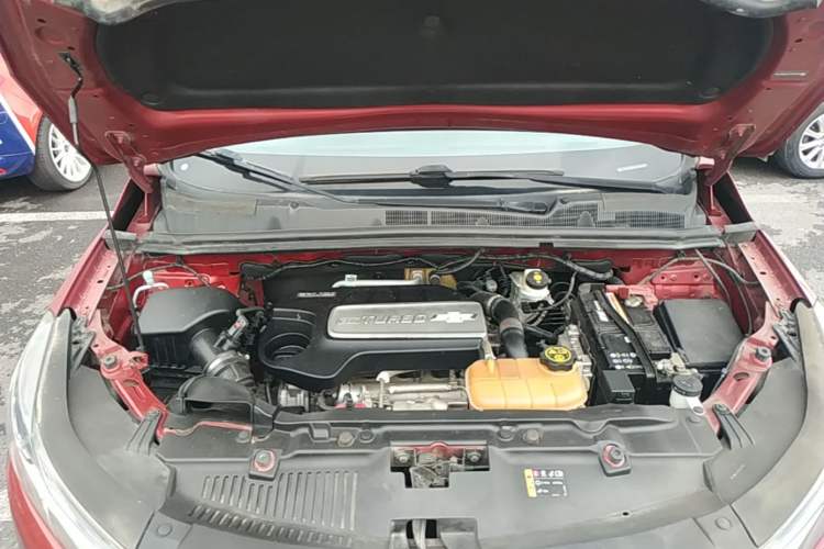 Used Chevrolet Trax 2018 330T Automatic Two-Wheel Drive Elite Model Engine Bay