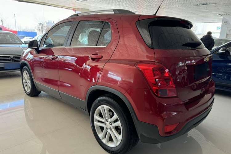 Used Chevrolet Trax 2018 330T Automatic Two-Wheel Drive Elite Model Exterior 3