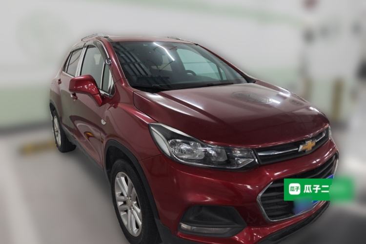 Used Chevrolet Trax 2018 330T Automatic Two-Wheel Drive Elite Model Front Right 45 Deg