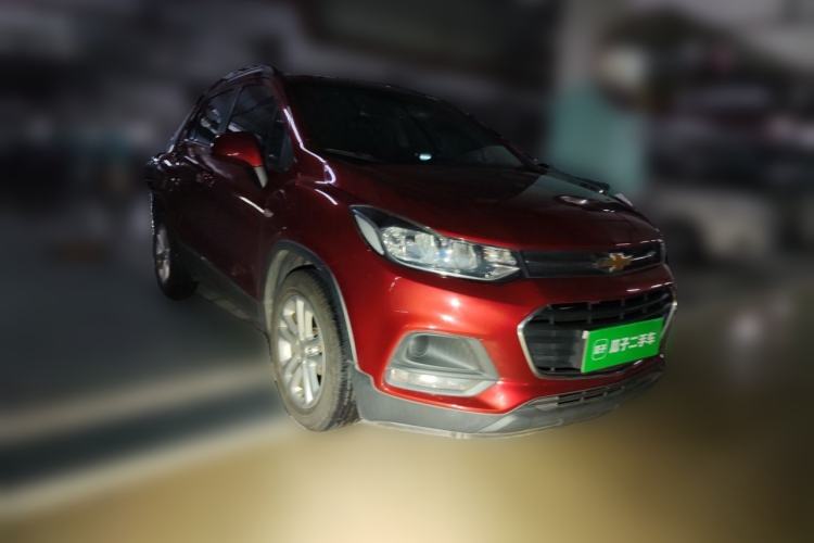 Used Chevrolet Trax 2018 330T Automatic Two-Wheel Drive Elite Model Front Right 45 Deg
