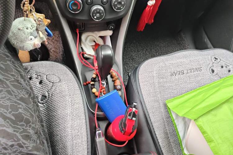 Used Chevrolet Trax 2018 330T Automatic Two-Wheel Drive Elite Model Gear Lever