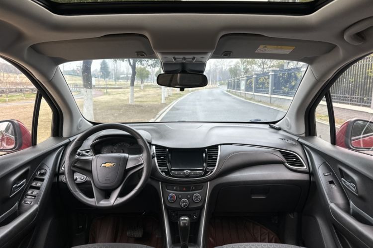 Used Chevrolet Trax 2018 330T Automatic Two-Wheel Drive Elite Model Interior 1