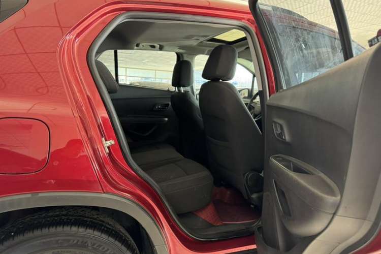 Used Chevrolet Trax 2018 330T Automatic Two-Wheel Drive Elite Model Interior 3