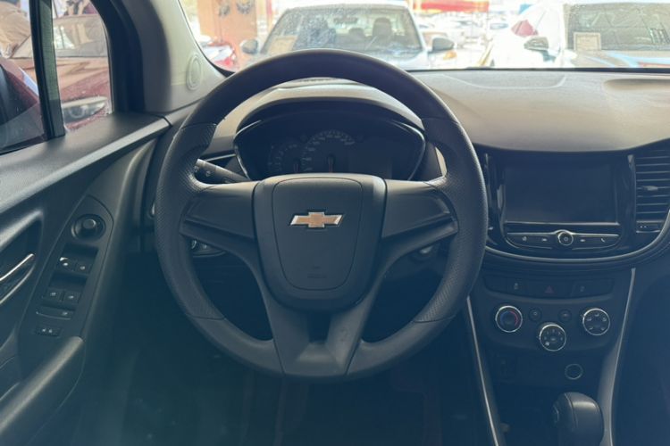 Used Chevrolet Trax 2018 330T Automatic Two-Wheel Drive Elite Model Interior 4