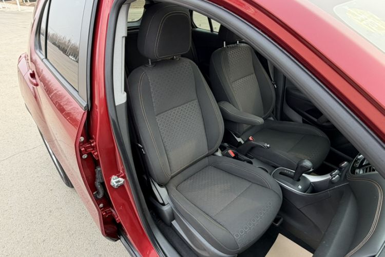 Used Chevrolet Trax 2018 330T Automatic Two-Wheel Drive Elite Model Interior 4