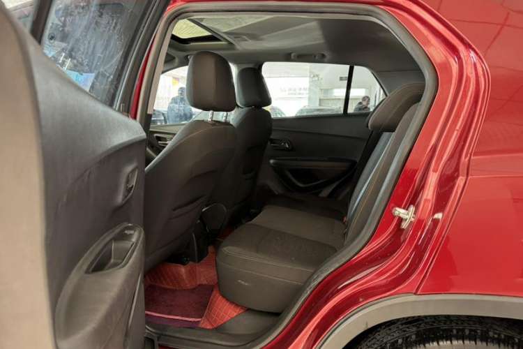 Used Chevrolet Trax 2018 330T Automatic Two-Wheel Drive Elite Model Interior 9