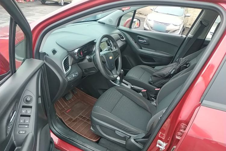 Used Chevrolet Trax 2018 330T Automatic Two-Wheel Drive Elite Model Left Front Seat