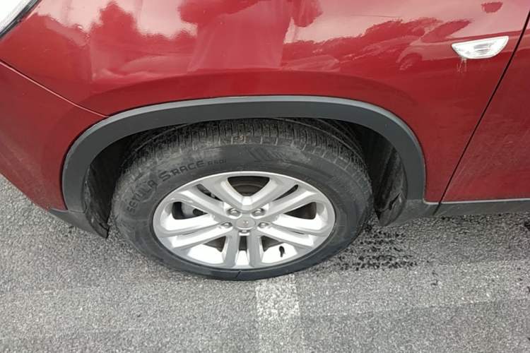 Used Chevrolet Trax 2018 330T Automatic Two-Wheel Drive Elite Model Left Front Wheel Hub