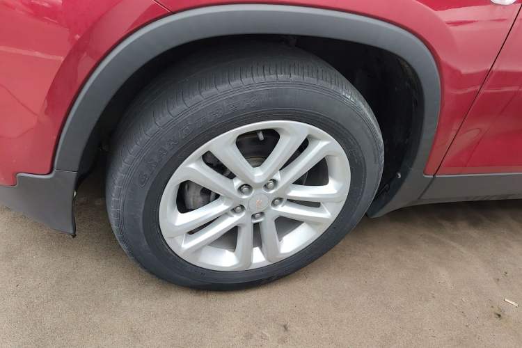Used Chevrolet Trax 2018 330T Automatic Two-Wheel Drive Elite Model Left Front Wheel Hub