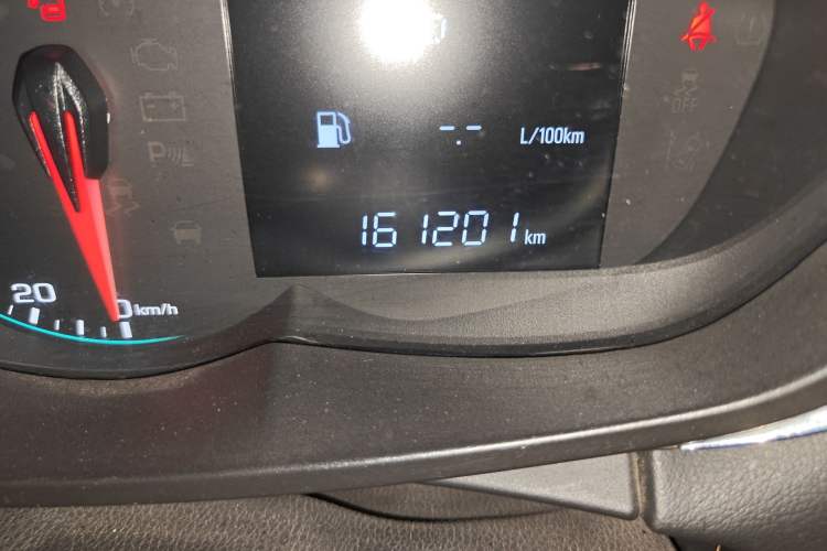 Used Chevrolet Trax 2018 330T Automatic Two-Wheel Drive Elite Model Odometer Close Up