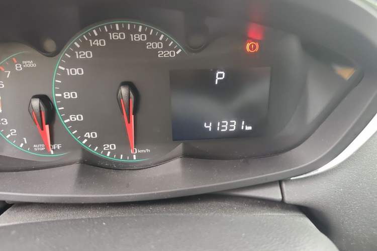 Used Chevrolet Trax 2018 330T Automatic Two-Wheel Drive Elite Model Odometer Close Up