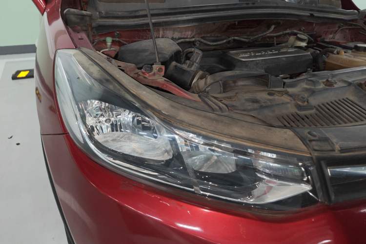 Used Chevrolet Trax 2018 330T Automatic Two-Wheel Drive Elite Model Right Front Headlight