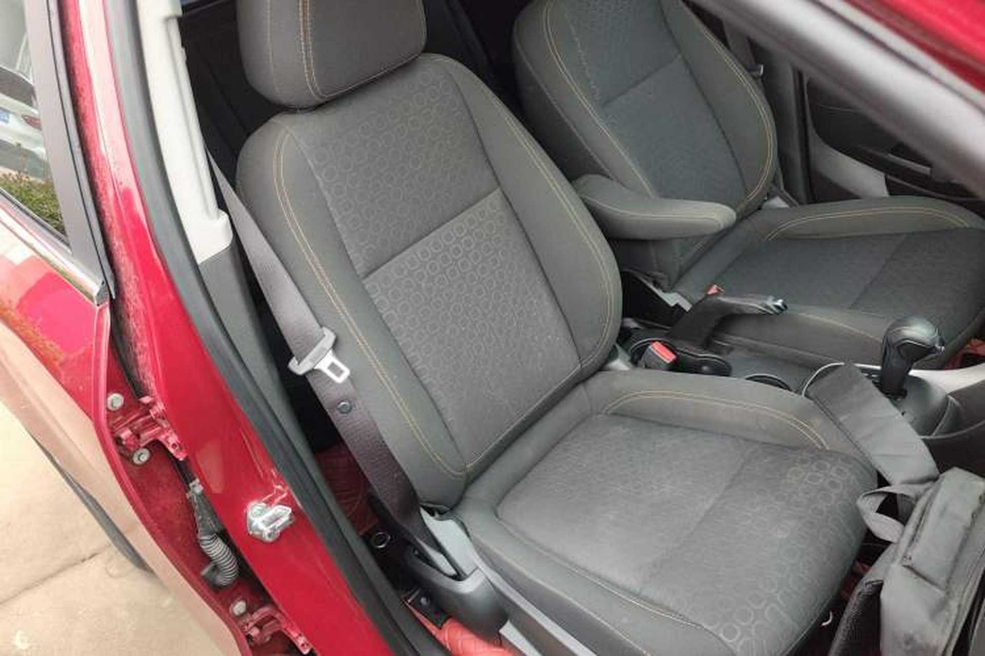 Used Chevrolet Trax 2018 330T Automatic Two-Wheel Drive Elite Model Right Front Seat