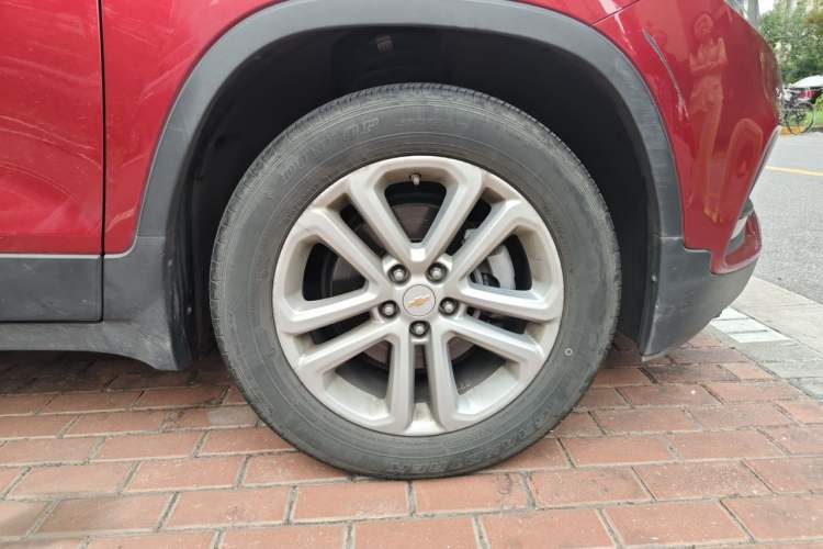Used Chevrolet Trax 2018 330T Automatic Two-Wheel Drive Elite Model Right Front Wheel Hub