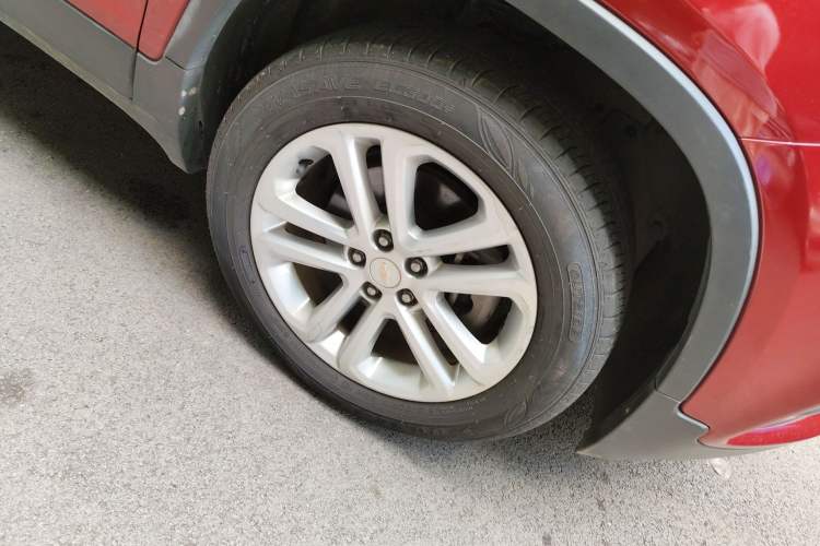 Used Chevrolet Trax 2018 330T Automatic Two-Wheel Drive Elite Model Right Front Wheel Hub