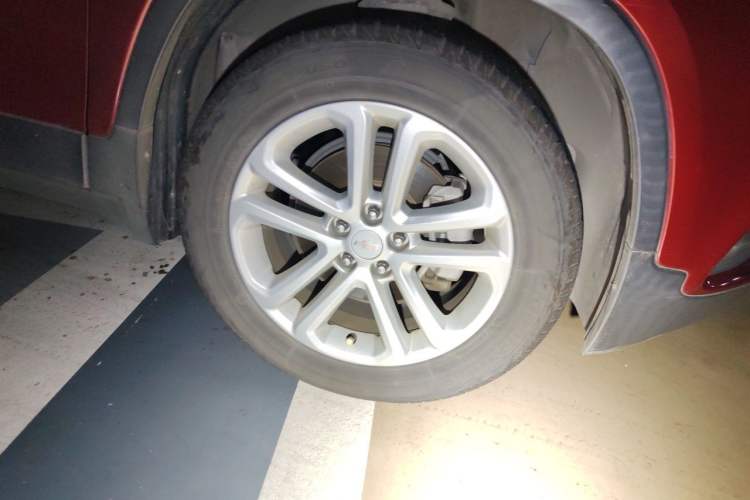 Used Chevrolet Trax 2018 330T Automatic Two-Wheel Drive Elite Model Right Front Wheel Hub