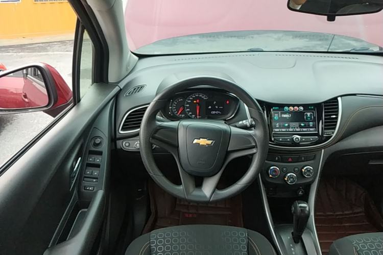 Used Chevrolet Trax 2018 330T Automatic Two-Wheel Drive Elite Model Steering Wheel