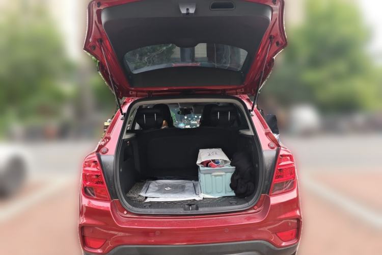 Used Chevrolet Trax 2018 330T Automatic Two-Wheel Drive Elite Model Trunk