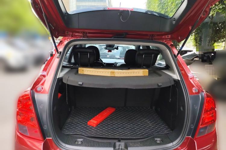 Used Chevrolet Trax 2018 330T Automatic Two-Wheel Drive Elite Model Trunk