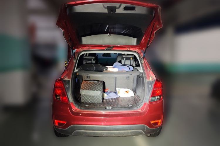 Used Chevrolet Trax 2018 330T Automatic Two-Wheel Drive Elite Model Trunk