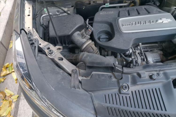 Used Chevrolet Trax 2018 330T Automatic Two-Wheel Drive Elite Model Engine Bay Right