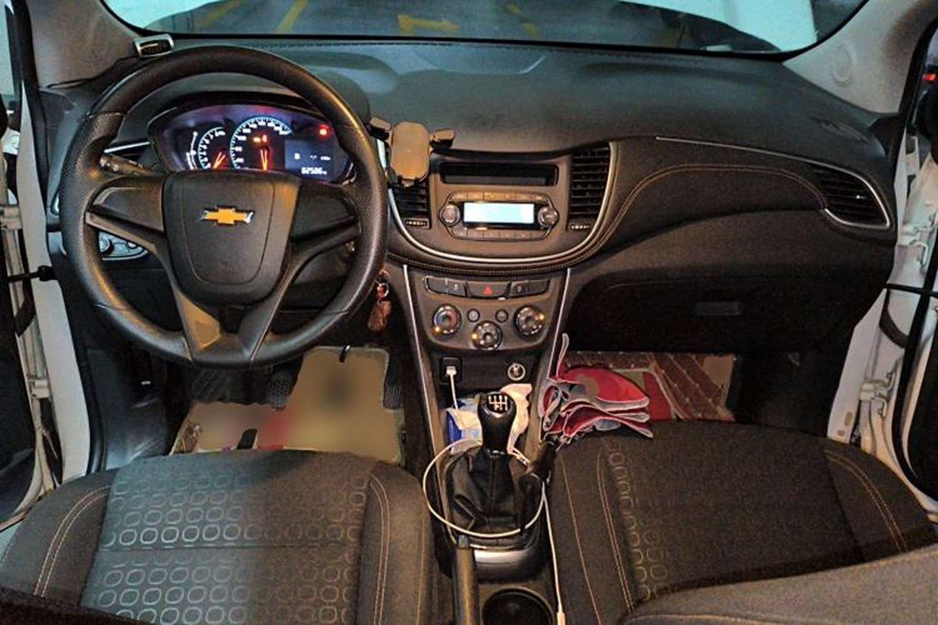 Used Chevrolet Trax 2018 330T Manual Transmission Two-Wheel Drive Comfort Version Center Console