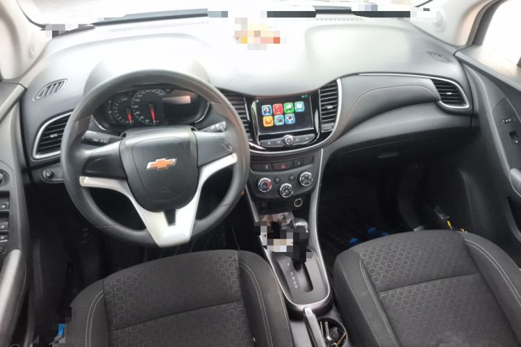 Used Chevrolet Trax 2018 330T Automatic Two-Wheel Drive Elite Model Center Console