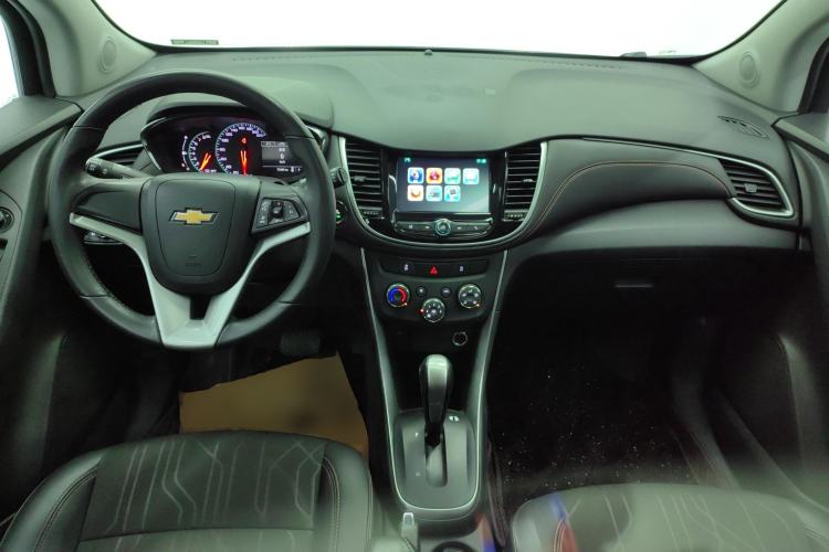 Used Chevrolet Trax 2018 330T Automatic Two-Wheel Drive Luxury Model Center Console