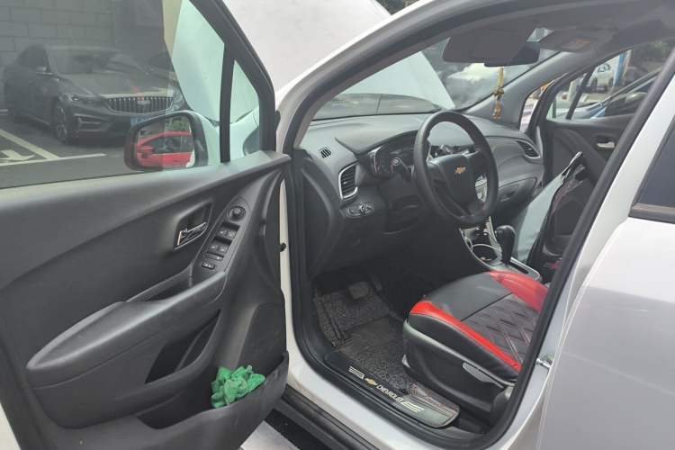 Used Chevrolet Trax 2018 330T Automatic Two-Wheel Drive Elite Model Driver Seat