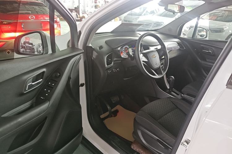 Used Chevrolet Trax 2018 330T Automatic Two-Wheel Drive Elite Model Driver Seat