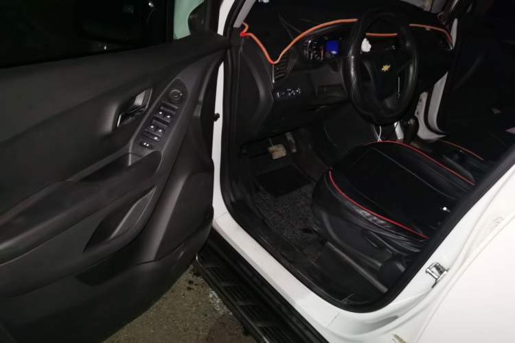 Used Chevrolet Trax 2018 330T Automatic Two-Wheel Drive Elite Model Driver Seat