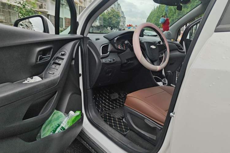 Used Chevrolet Trax 2018 330T Automatic Two-Wheel Drive Elite Model Driver Seat