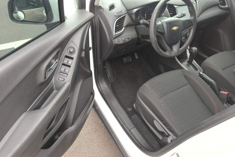 Used Chevrolet Trax 2018 330T Automatic Two-Wheel Drive Elite Model Driver Seat