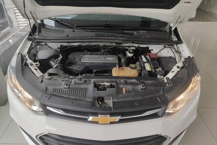 Used Chevrolet Trax 2018 330T Automatic Two-Wheel Drive Elite Model Engine Bay