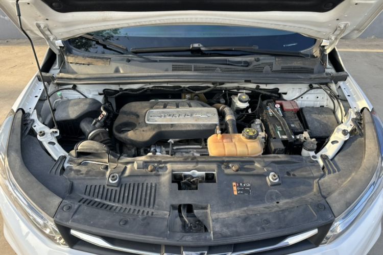 Used Chevrolet Trax 2018 330T Automatic Two-Wheel Drive Elite Model Engine Bay