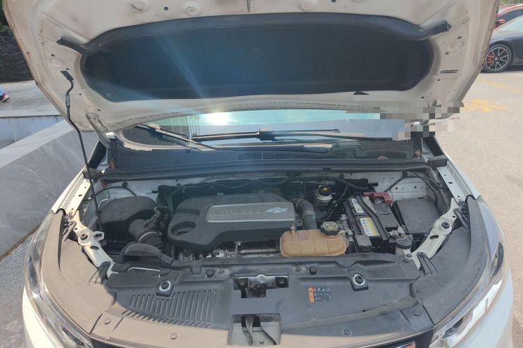 Used Chevrolet Trax 2018 330T Automatic Two-Wheel Drive Elite Model Engine Bay